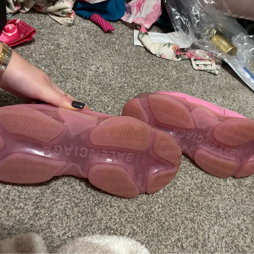 Balenciaga tennis shoes - Picture 3 of 3